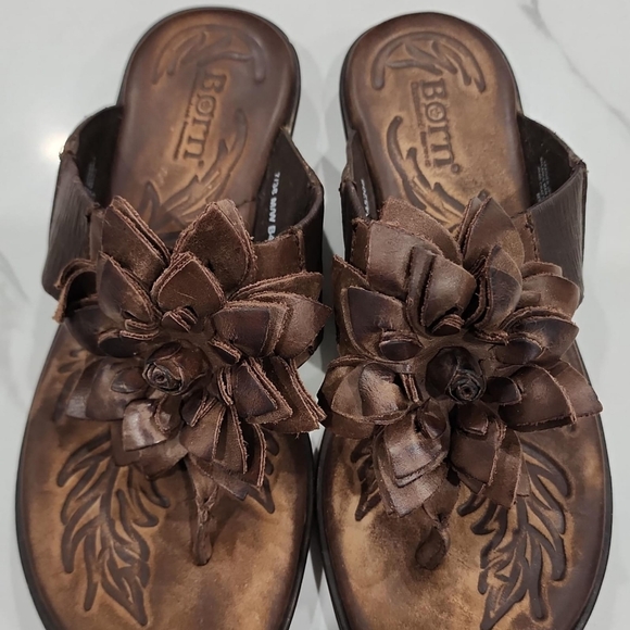 Sandels - Picture 1 of 2